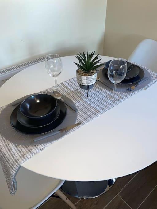 Modern 2 Bedroom Apartment In Derby City Centre Buitenkant foto