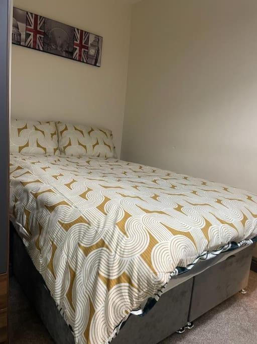 Modern 2 Bedroom Apartment In Derby City Centre Buitenkant foto