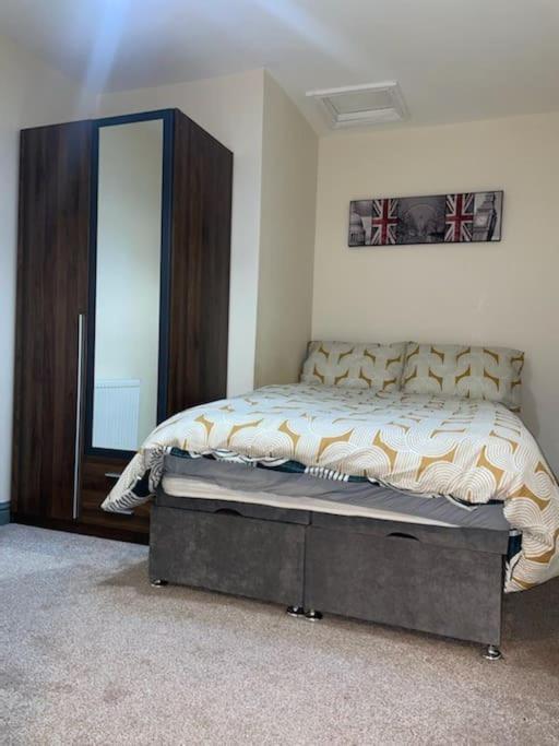 Modern 2 Bedroom Apartment In Derby City Centre Buitenkant foto